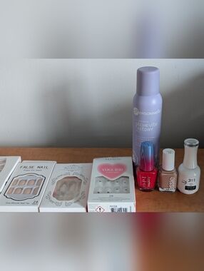 Kiss Press-On Nails Set with Blue, Pink, Nude Accents